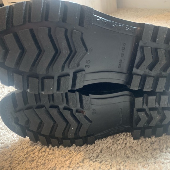 Authentic Kenyon belted Burberry rain boots - Picture 4 of 9